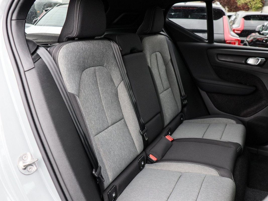 Volvo XC40 B3 - SUV/Off-road - Grau - Gebrauchtwagen - Bild 4