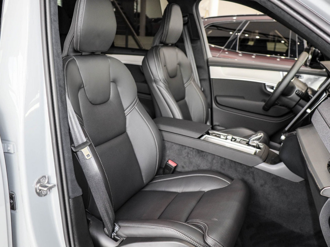 Volvo XC90 T8 AWD Recharge Reskin - SUV/Off-road - Grau - Gebrauchtwagen - Bild 6