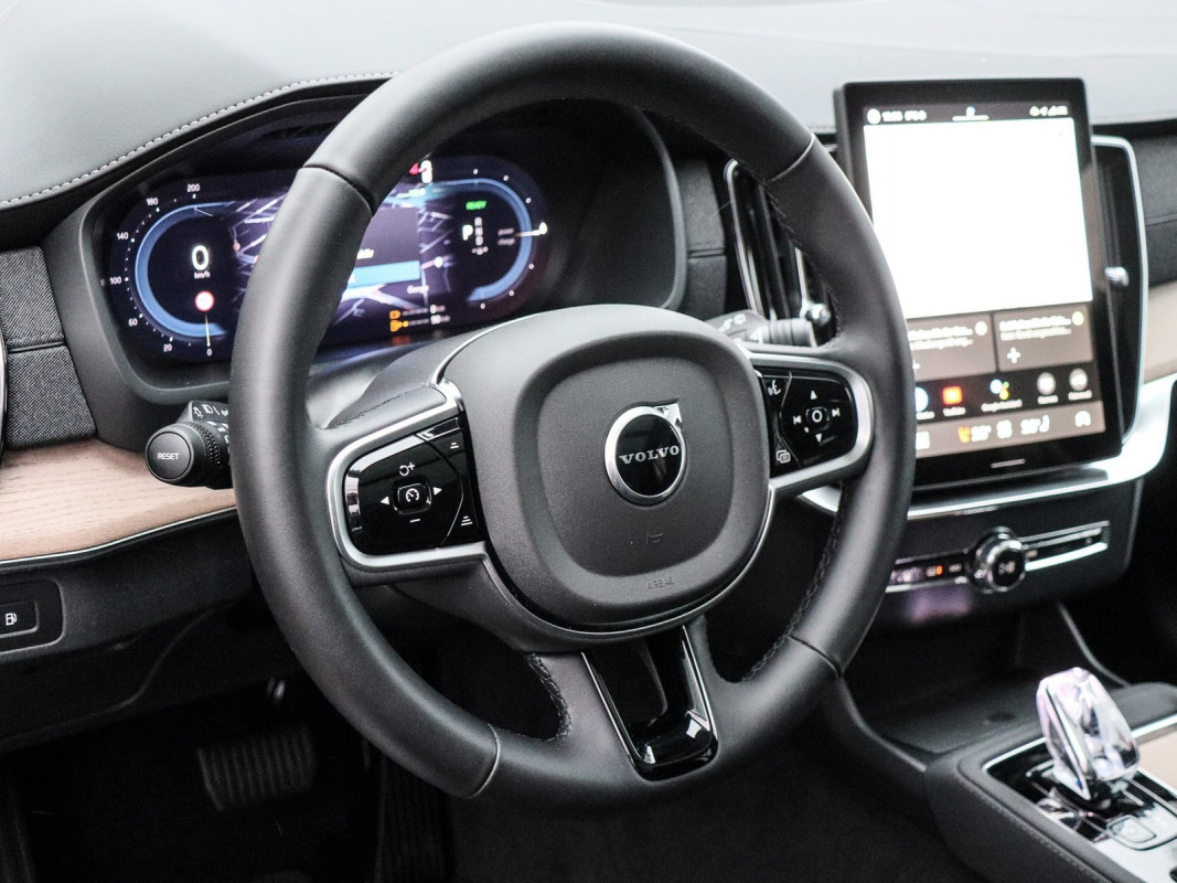 Volvo XC90 T8 AWD - SUV/Off-road - Blau - Gebrauchtwagen - Bild 9