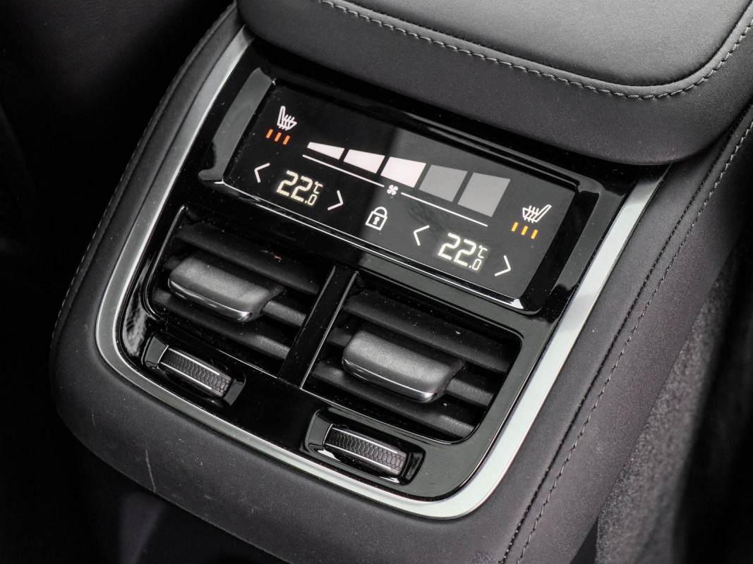 Volvo XC90 T8 AWD - SUV/Off-road - Grau - Gebrauchtwagen - Bild 15