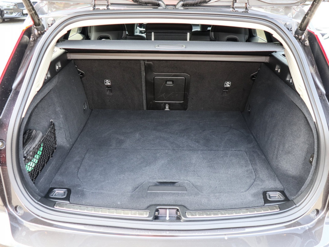 Volvo V60 T6 AWD - Kombi - Grau - Gebrauchtwagen - Bild 10