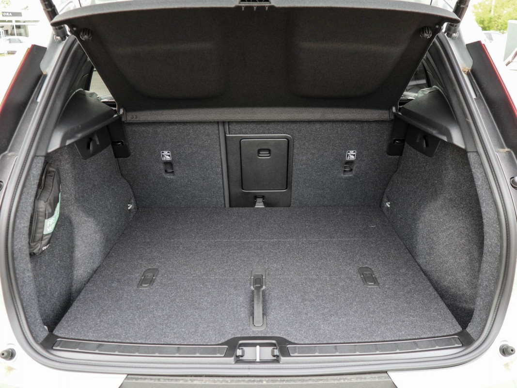 Volvo EX40 Single Extended Range RWD Plus Dark - SUV/Off-road - Grau - Gebrauchtwagen - Bild 11