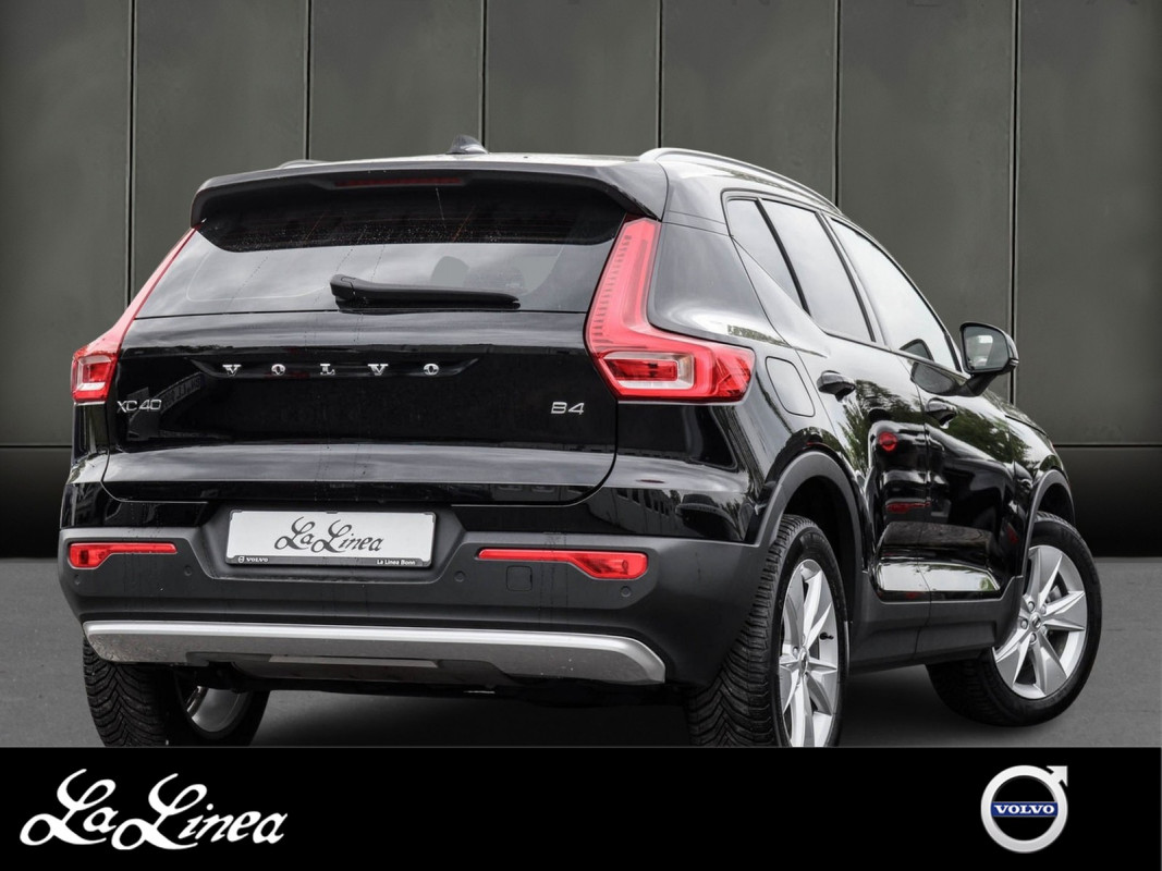 Volvo XC40 B4 Core - SUV/Off-road - Schwarz - Gebrauchtwagen - Bild 2
