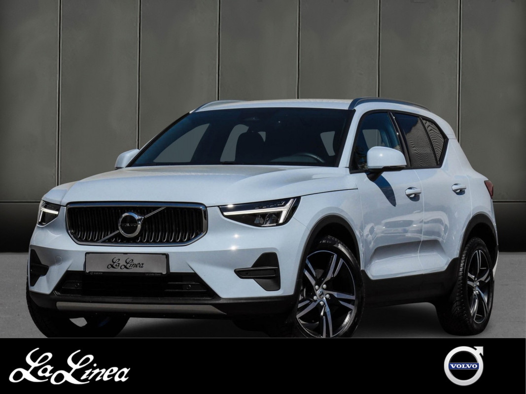 Volvo XC40 B3 Core - SUV/Off-road - Blau - Gebrauchtwagen - Bild 1