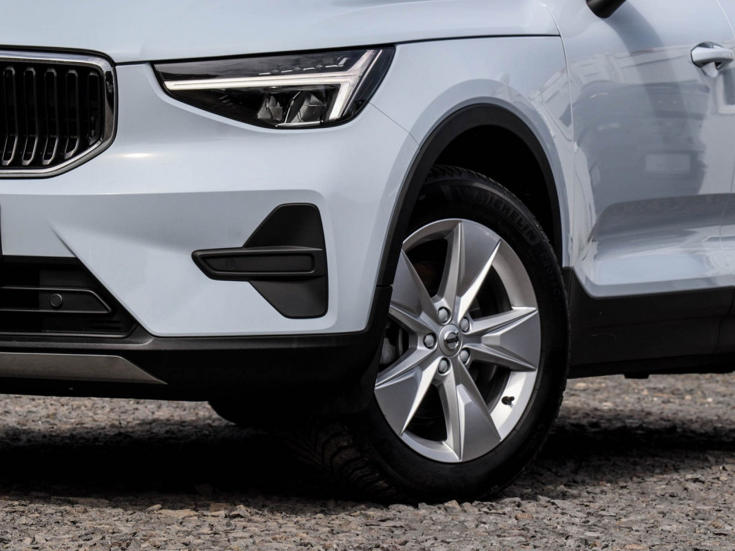 Volvo XC40 B3 Core - SUV/Off-road - Blau - Gebrauchtwagen - Bild 5