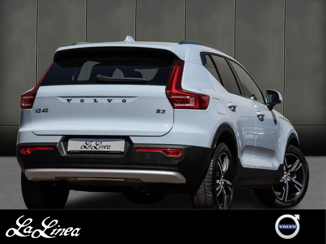 Volvo XC40 B3 Core - SUV/Off-road - Blau - Gebrauchtwagen - Bild 2