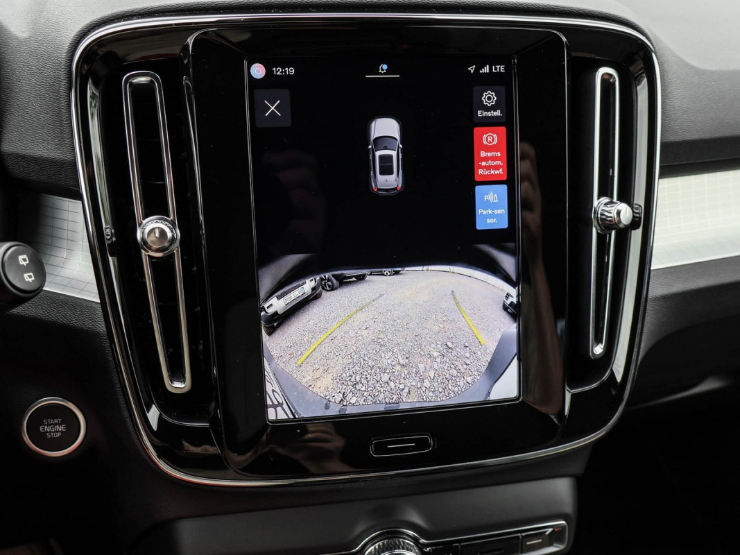 Volvo XC40 B4 Core - SUV/Off-road - Schwarz - Gebrauchtwagen - Bild 12