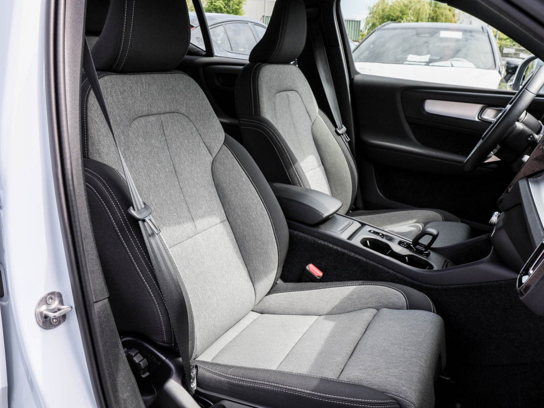 Volvo XC40 B3 Core - SUV/Off-road - Blau - Gebrauchtwagen - Bild 6