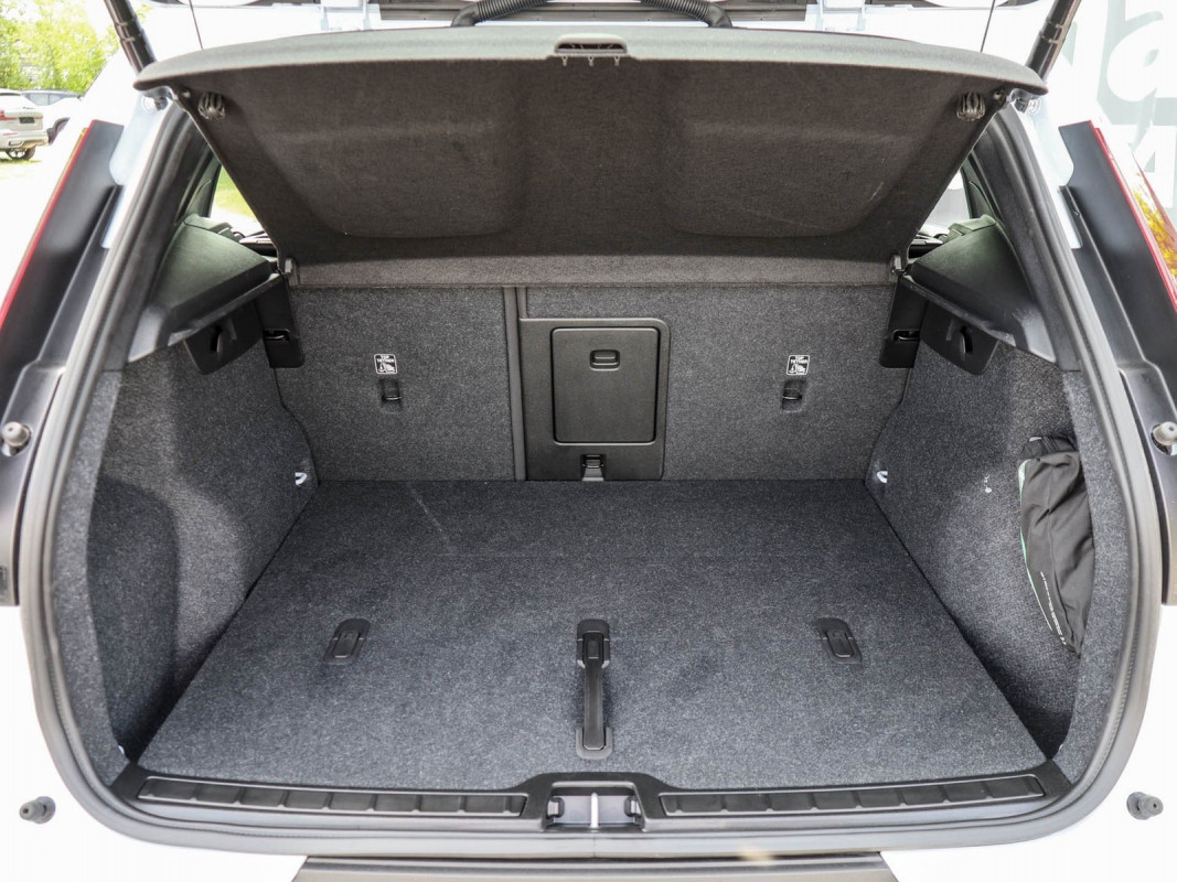 Volvo XC40 B3 Core - SUV/Off-road - Blau - Gebrauchtwagen - Bild 11
