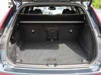 Volvo XC60 B5 Ultra Dark AWD - SUV/Off-road - Blau - Gebrauchtwagen - Bild 10