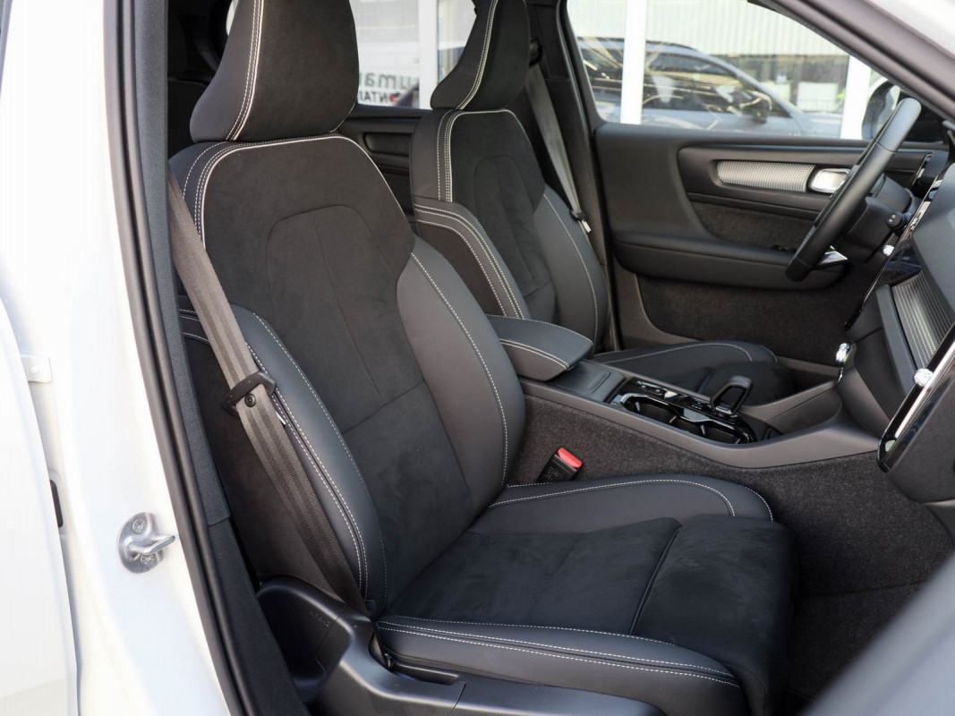 Volvo XC40 B3 Plus Dark 2WD - SUV/Off-road - Weiss - Gebrauchtwagen - Bild 6