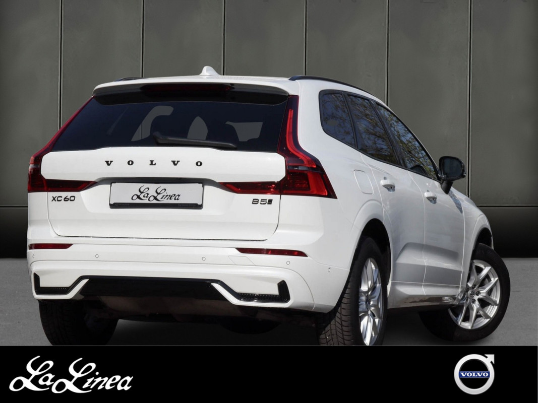 Volvo XC60 B5 Plus Black Edition AWD - SUV/Off-road - Weiss - Gebrauchtwagen - Bild 2