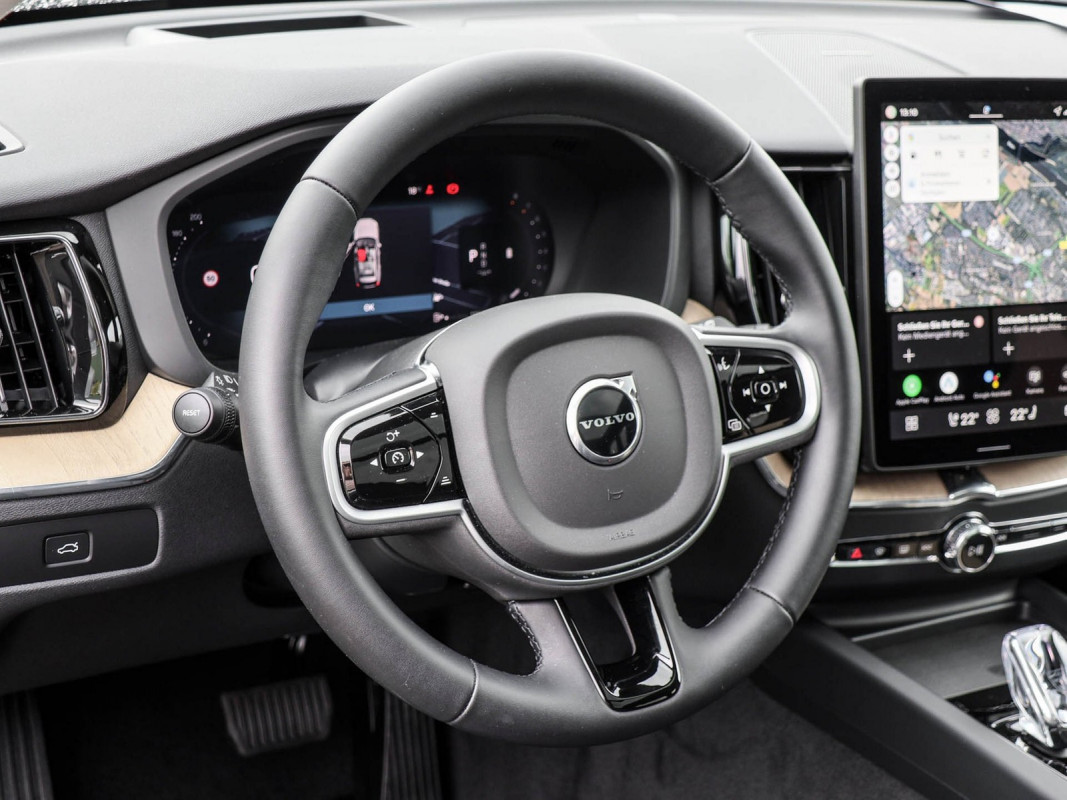 Volvo XC60 B5 Plus Dark AWD - SUV/Off-road - Grau - Gebrauchtwagen - Bild 9