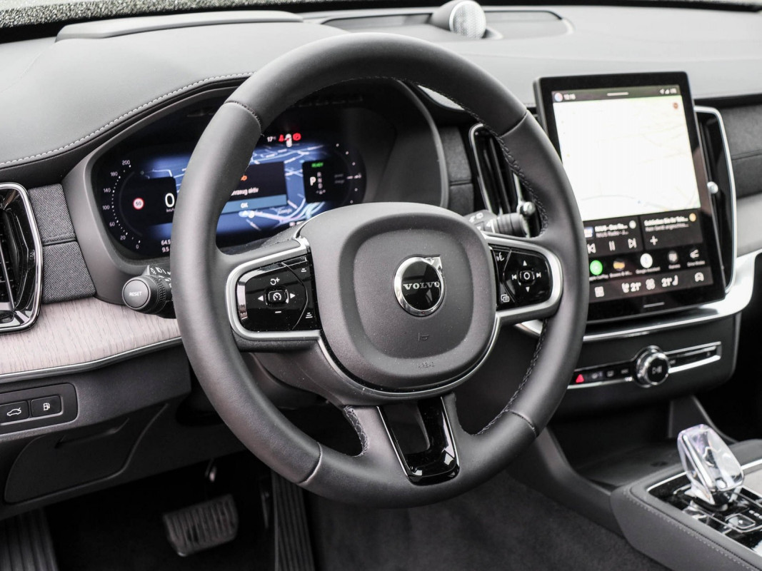 Volvo XC90 T8 AWD - SUV/Off-road - Schwarz - Gebrauchtwagen - Bild 9