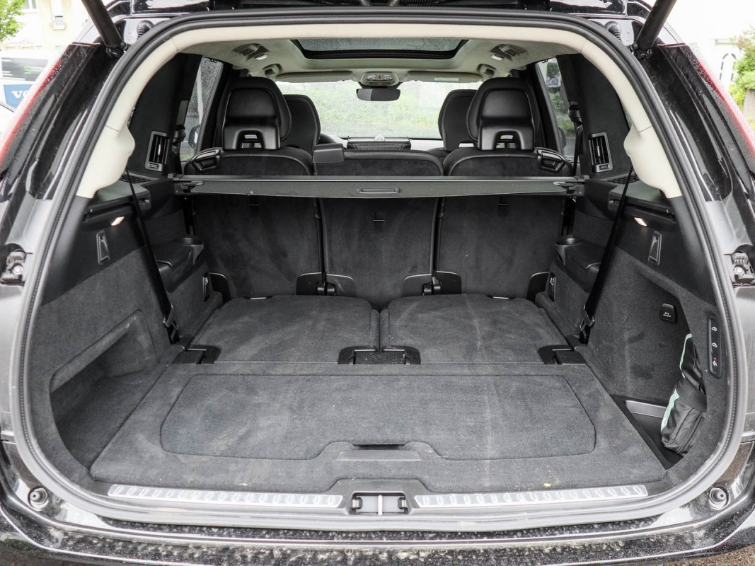 Volvo XC90 T8 AWD - SUV/Off-road - Schwarz - Gebrauchtwagen - Bild 10