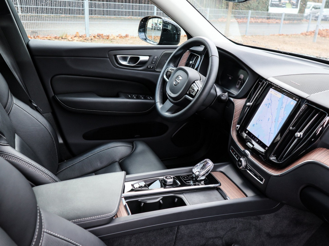 Volvo XC60 T6 - SUV/Off-road - Grau - Gebrauchtwagen - Bild 3