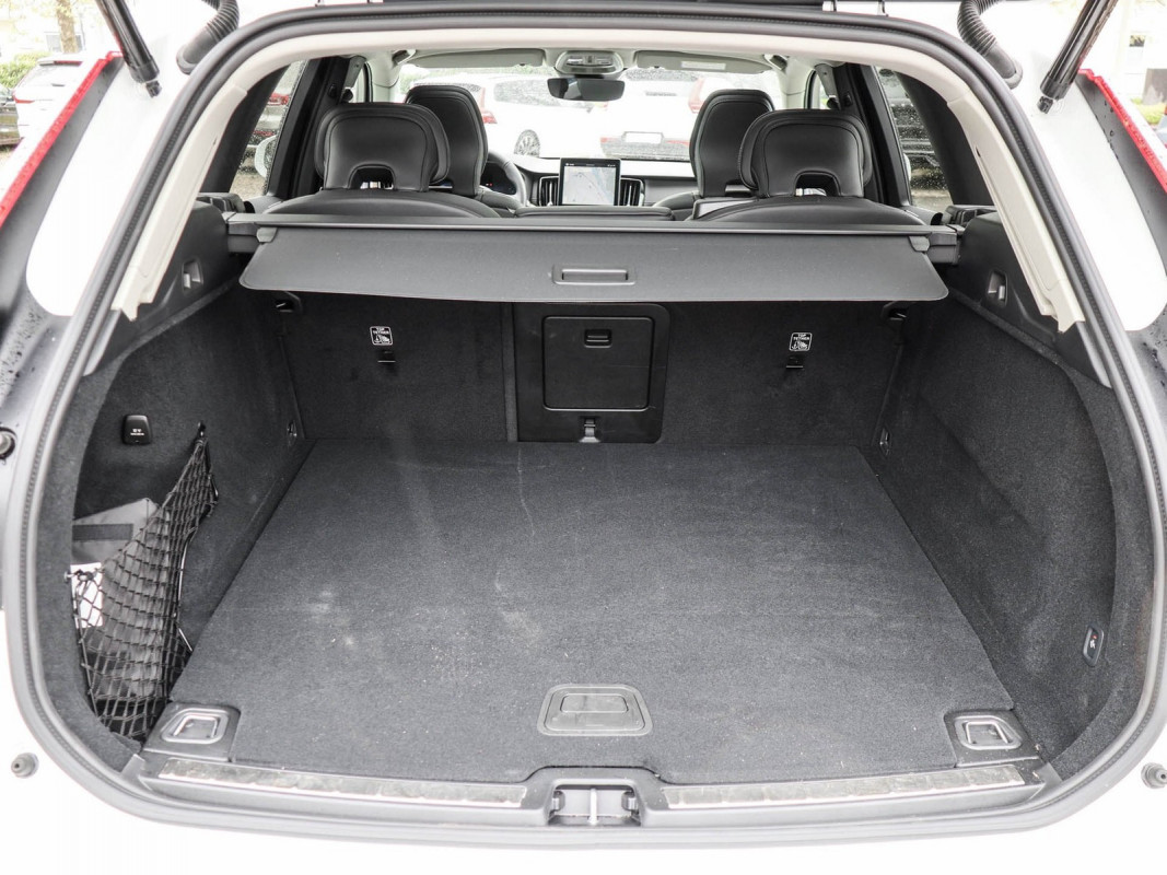 Volvo XC60 T8 AWD - SUV/Off-road - Weiss - Gebrauchtwagen - Bild 10