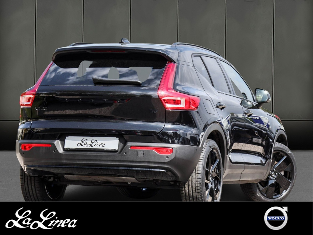Volvo XC40 B3 - SUV/Off-road - Schwarz - Gebrauchtwagen - Bild 2