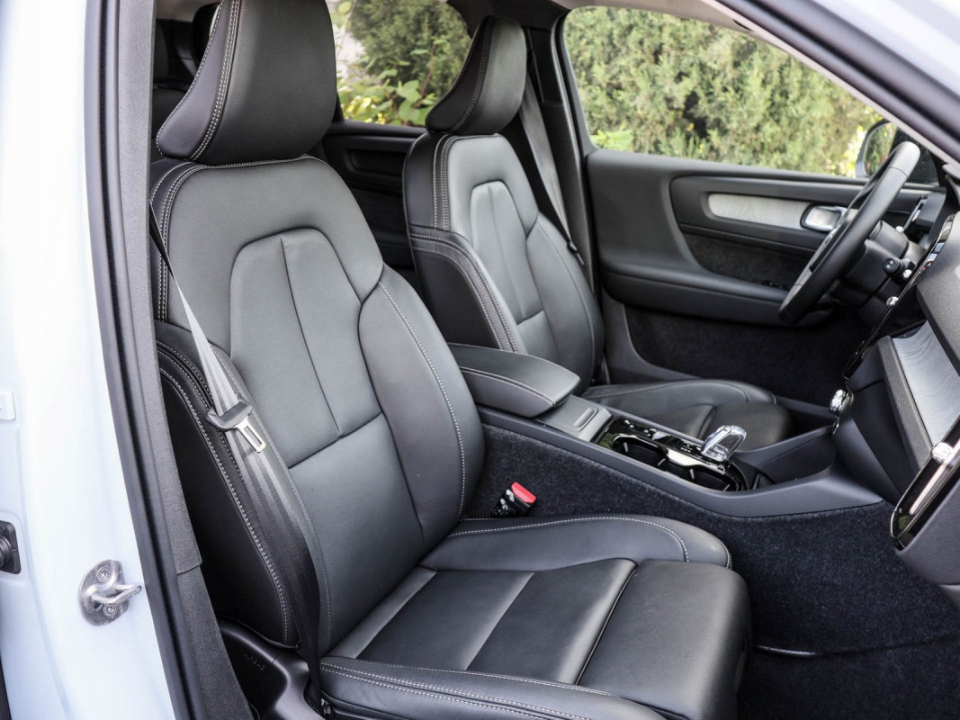 Volvo XC40 B3 - SUV/Off-road - Blau - Gebrauchtwagen - Bild 6