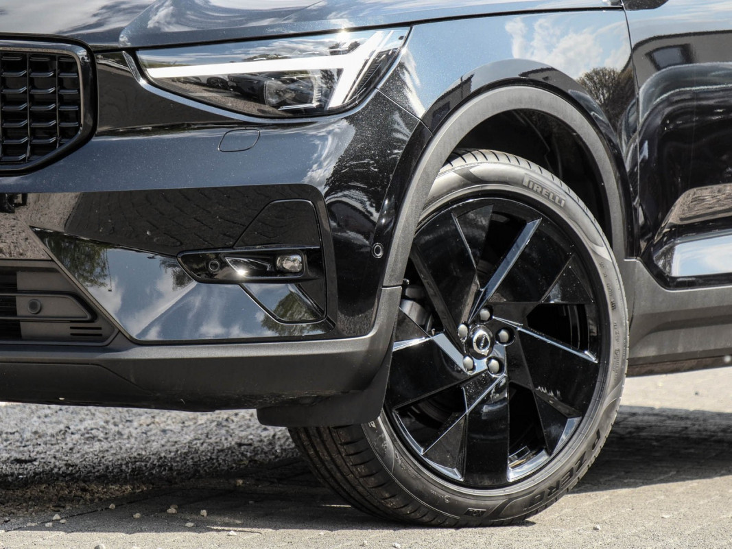 Volvo XC40 B3 - SUV/Off-road - Schwarz - Gebrauchtwagen - Bild 5