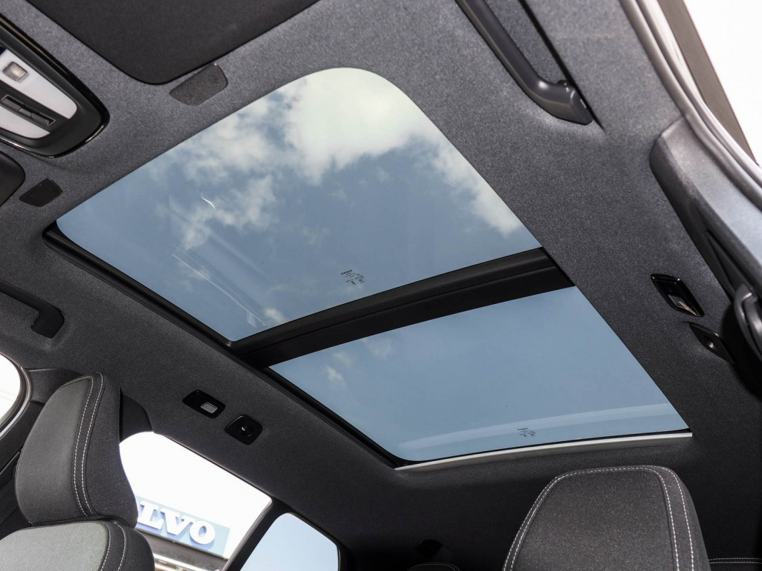 Volvo XC40 B3 - SUV/Off-road - Schwarz - Gebrauchtwagen - Bild 12