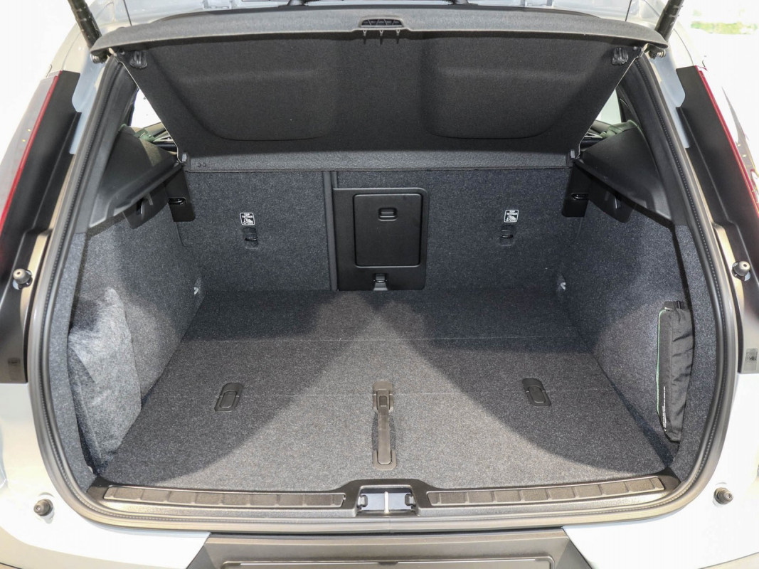 Volvo EX40 - SUV/Off-road - Grau - Gebrauchtwagen - Bild 11