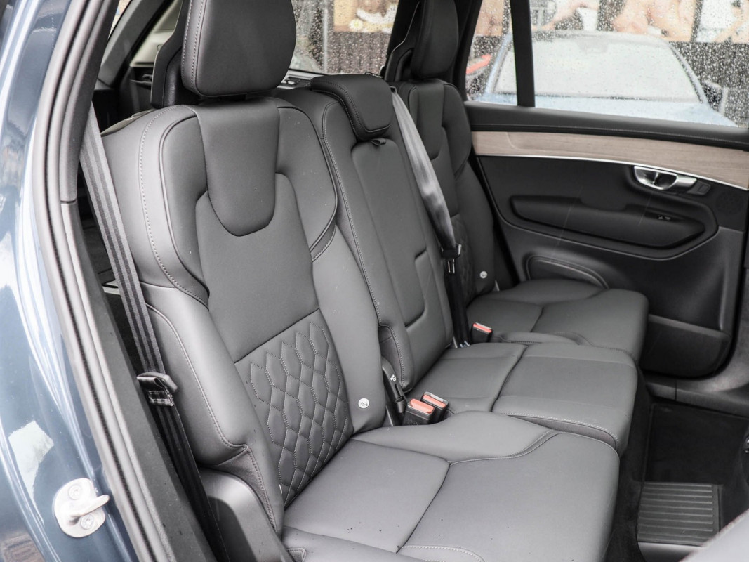 Volvo XC90 T8 AWD - SUV/Off-road - Blau - Gebrauchtwagen - Bild 4