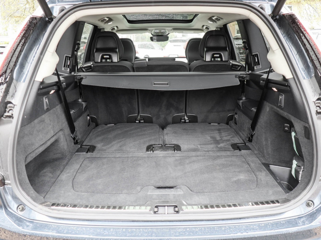 Volvo XC90 T8 AWD - SUV/Off-road - Blau - Gebrauchtwagen - Bild 10