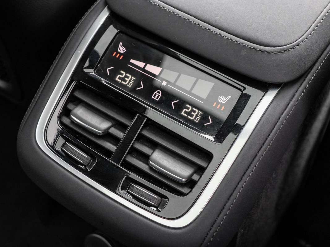 Volvo XC90 T8 AWD - SUV/Off-road - Blau - Gebrauchtwagen - Bild 15