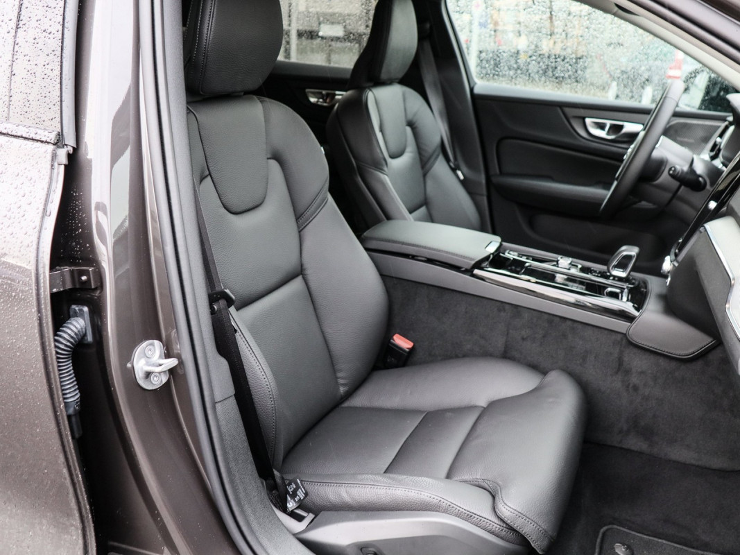Volvo V60 T6 AWD - Kombi - Grau - Gebrauchtwagen - Bild 4