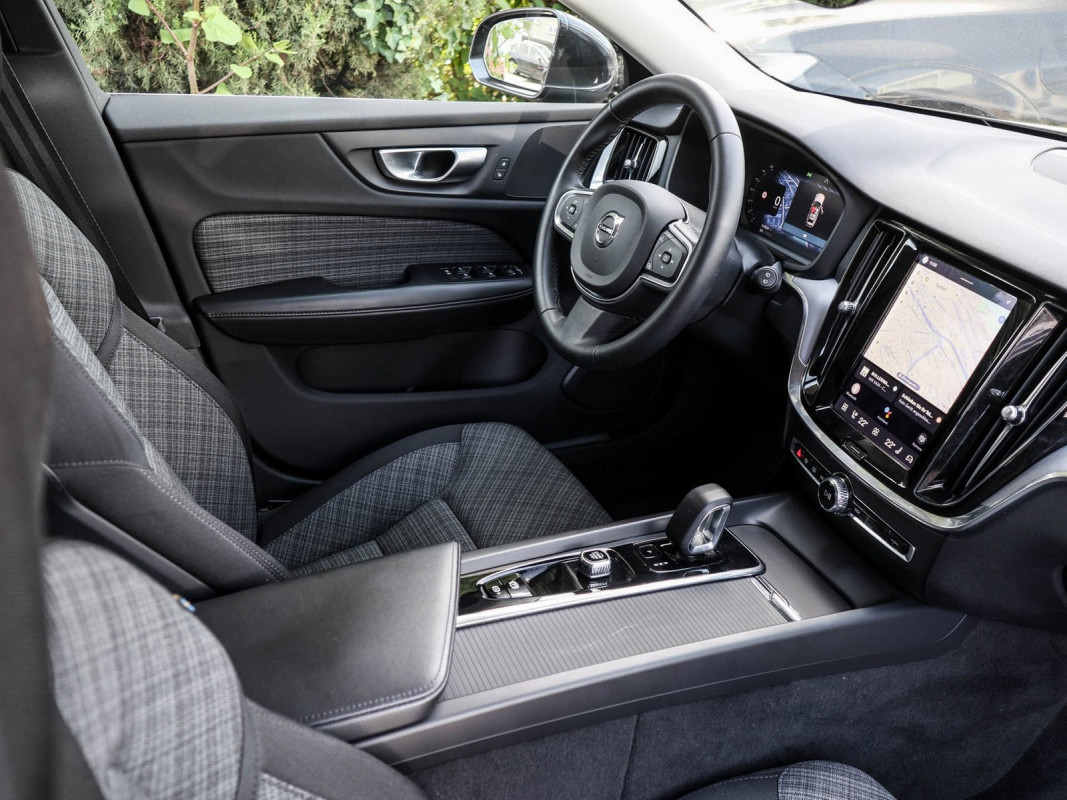 Volvo V60 B3 Benzin - Kombi - Grau - Gebrauchtwagen - Bild 3