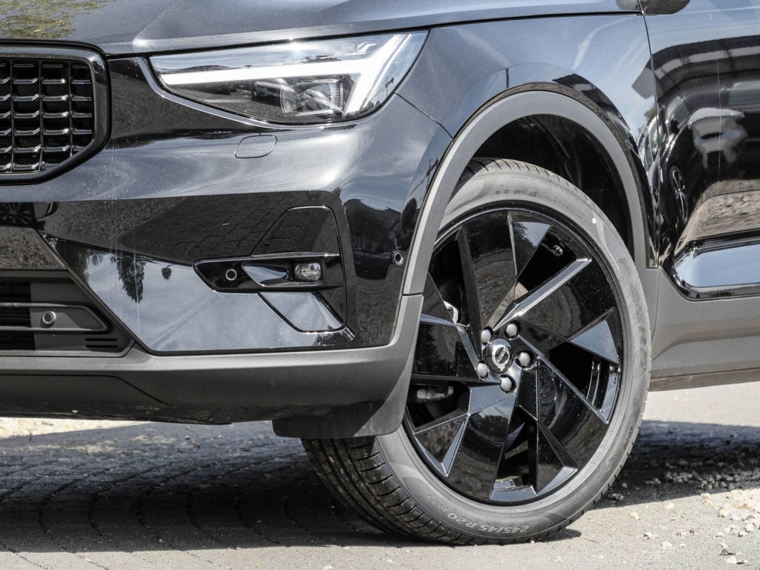 Volvo XC40 B4 - SUV/Off-road - Schwarz - Gebrauchtwagen - Bild 5