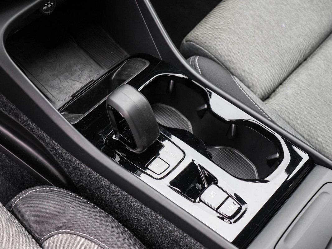 Volvo XC40 B3 - SUV/Off-road - Schwarz - Gebrauchtwagen - Bild 10