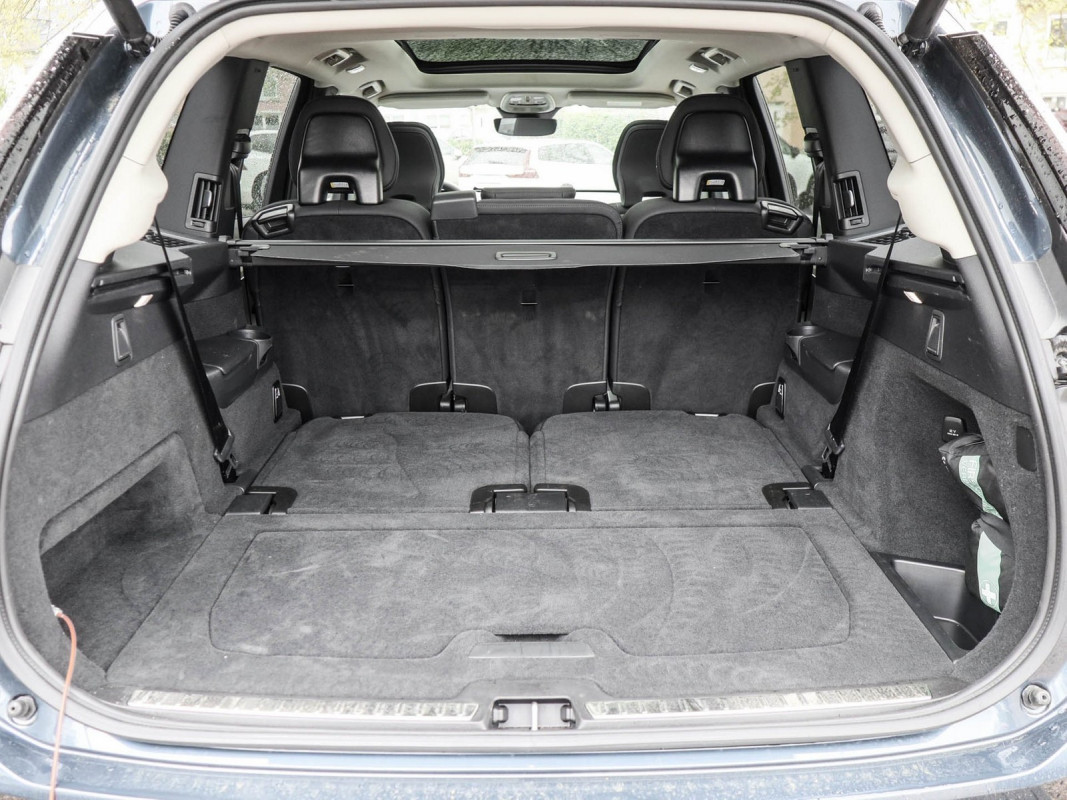 Volvo XC90 T8 AWD - SUV/Off-road - Blau - Gebrauchtwagen - Bild 11