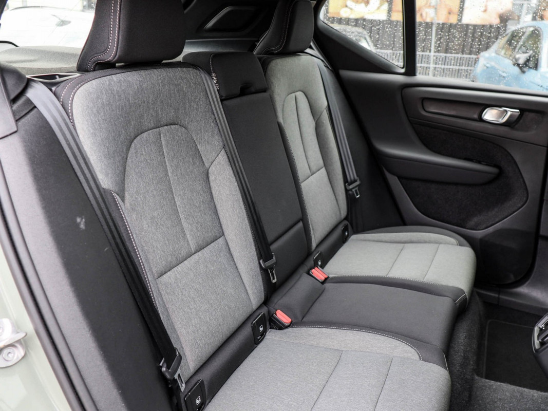 Volvo XC40 B3 - SUV/Off-road - Grün - Gebrauchtwagen - Bild 4