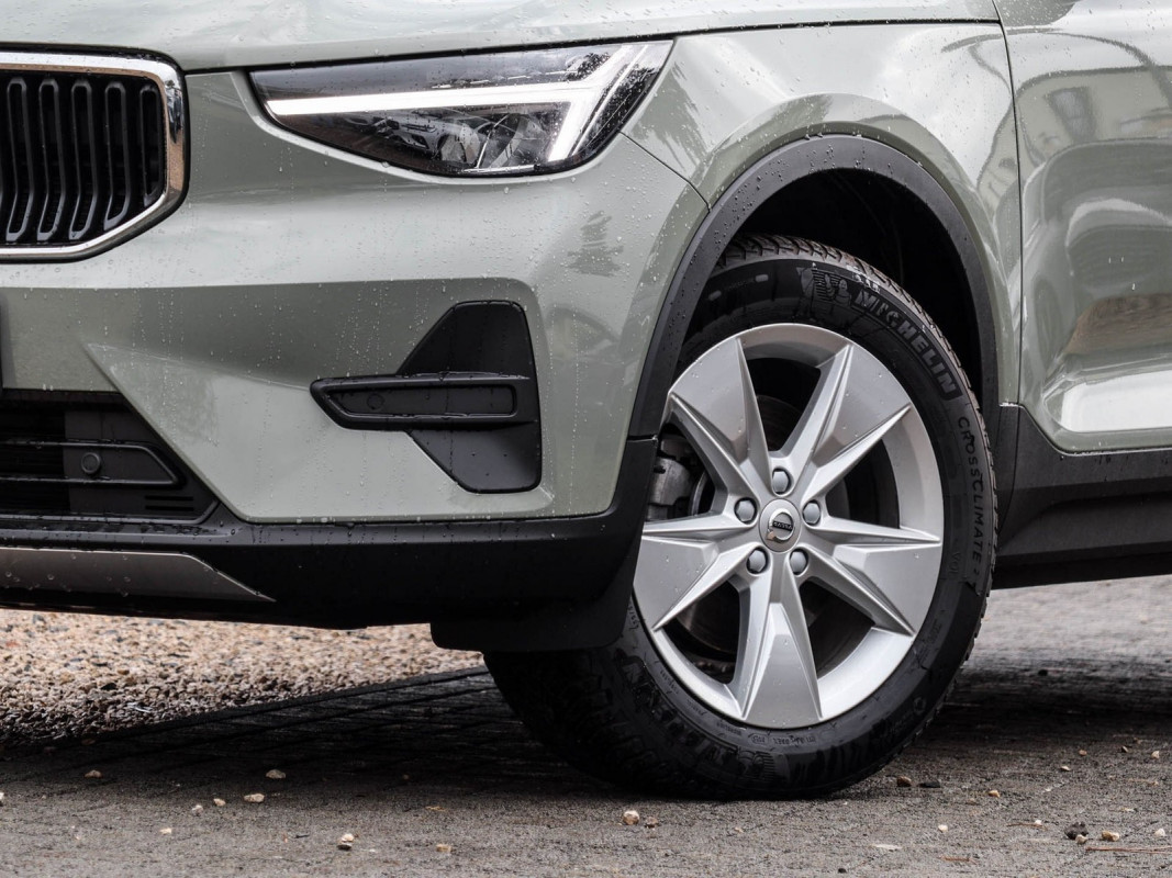 Volvo XC40 B3 - SUV/Off-road - Grün - Gebrauchtwagen - Bild 5