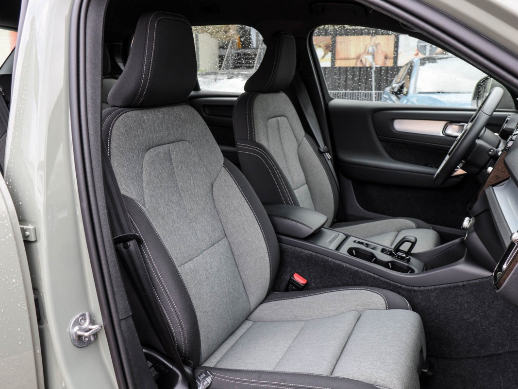 Volvo XC40 B3 - SUV/Off-road - Grün - Gebrauchtwagen - Bild 6