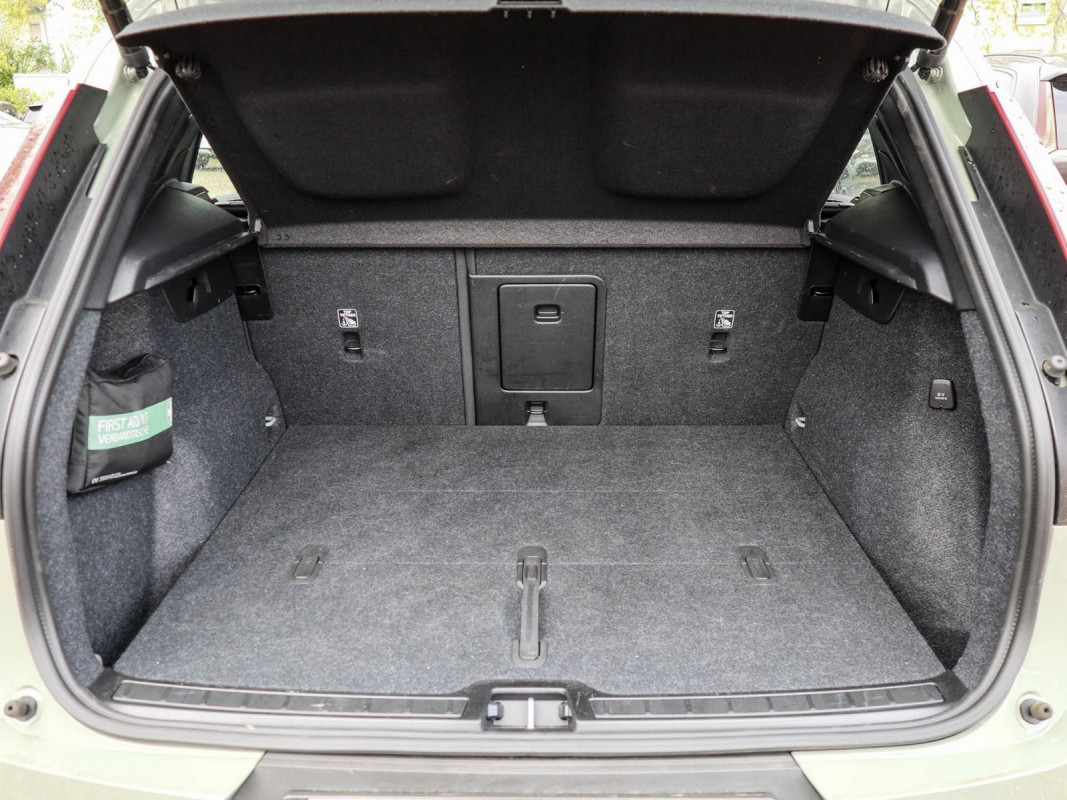 Volvo XC40 B3 - SUV/Off-road - Grün - Gebrauchtwagen - Bild 10