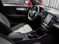 Volvo XC40 B3 - SUV/Off-road - Rot - Gebrauchtwagen - Bild 3