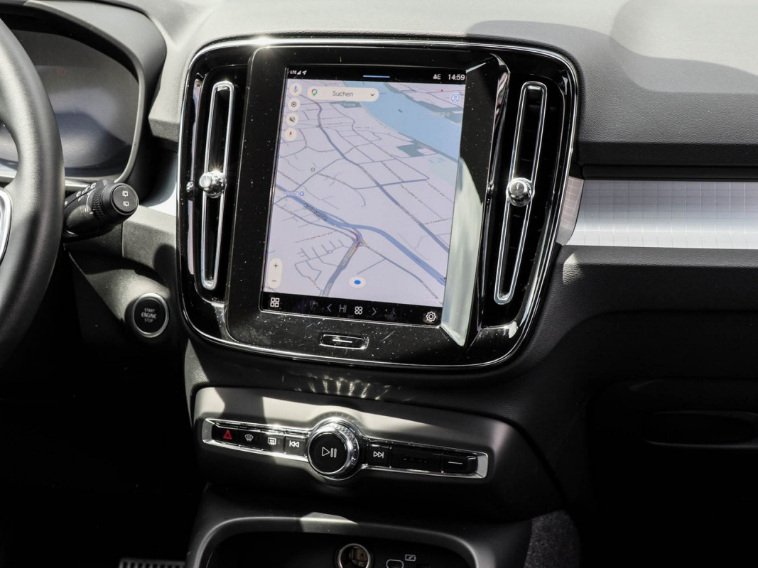 Volvo XC40 B3 - SUV/Off-road - Rot - Gebrauchtwagen - Bild 7