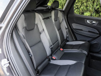 Volvo XC60 B4 Benzin - SUV/Off-road - Grau - Gebrauchtwagen - Bild 4