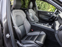 Volvo XC60 B4 Benzin - SUV/Off-road - Grau - Gebrauchtwagen - Bild 6