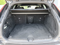 Volvo XC60 B4 Benzin - SUV/Off-road - Grau - Gebrauchtwagen - Bild 10