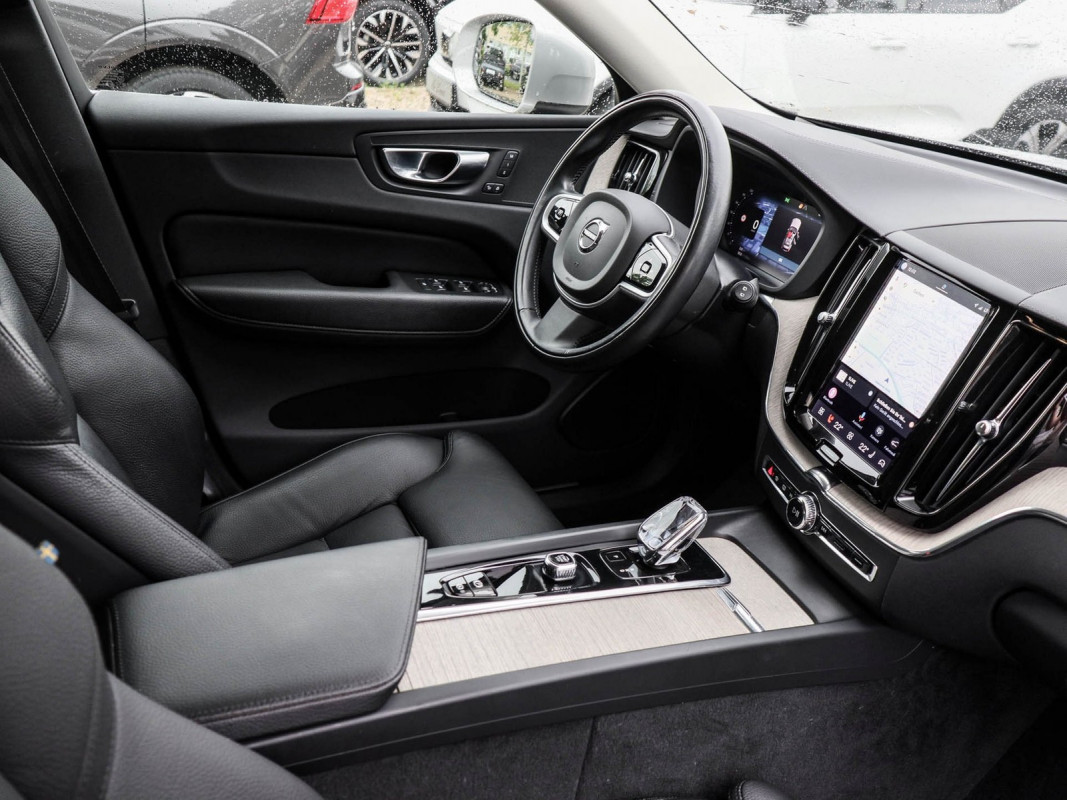 Volvo XC60 B4 Diesel - SUV/Off-road - Silber - Gebrauchtwagen - Bild 3