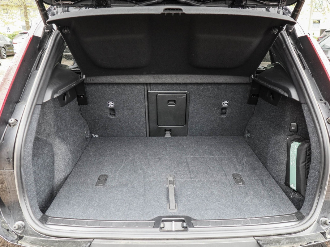 Volvo XC40 B3 - SUV/Off-road - Schwarz - Gebrauchtwagen - Bild 11