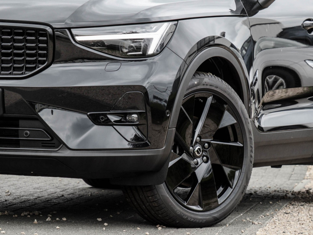 Volvo XC40 B3 - SUV/Off-road - Schwarz - Gebrauchtwagen - Bild 5