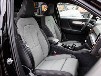 Volvo XC40 B4 - SUV/Off-road - Schwarz - Gebrauchtwagen - Bild 6