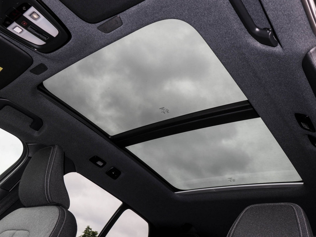 Volvo XC40 B3 - SUV/Off-road - Schwarz - Gebrauchtwagen - Bild 11