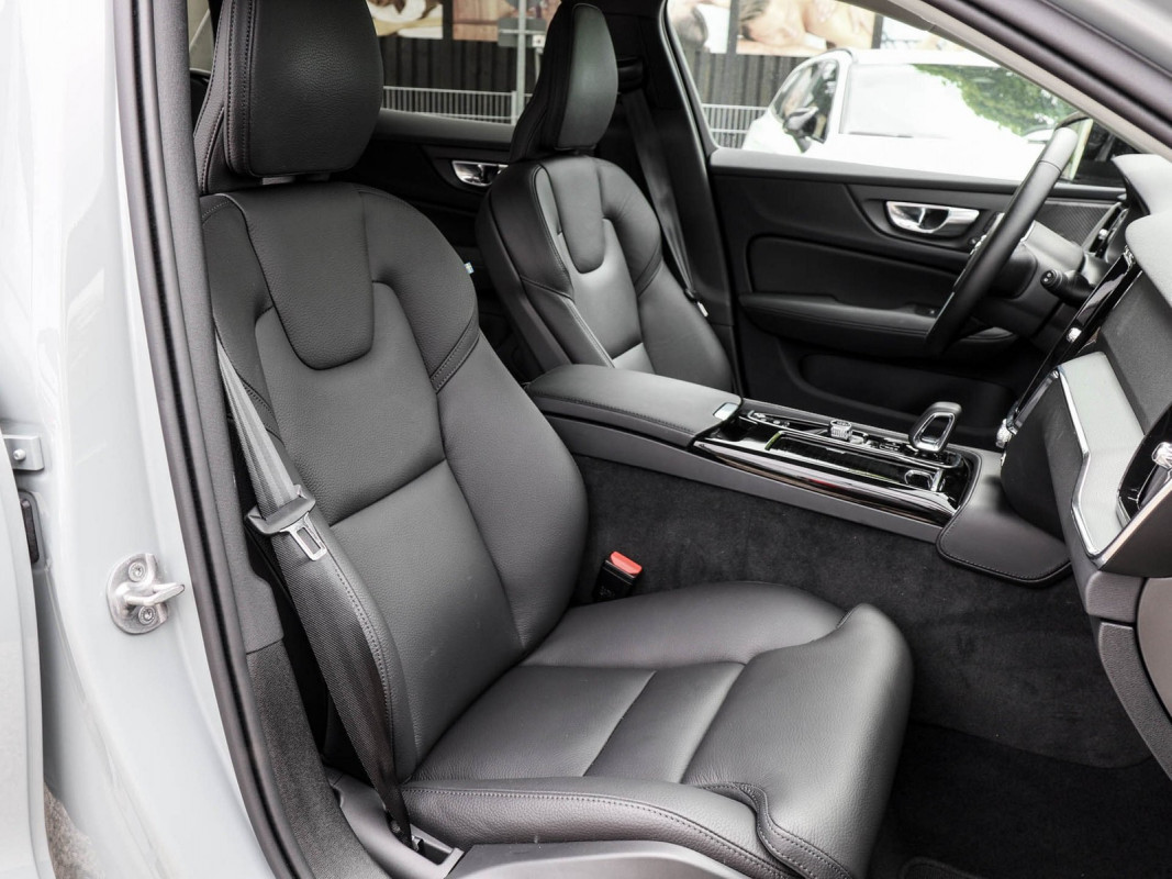Volvo V60 T6 AWD - Kombi - Grau - Gebrauchtwagen - Bild 6