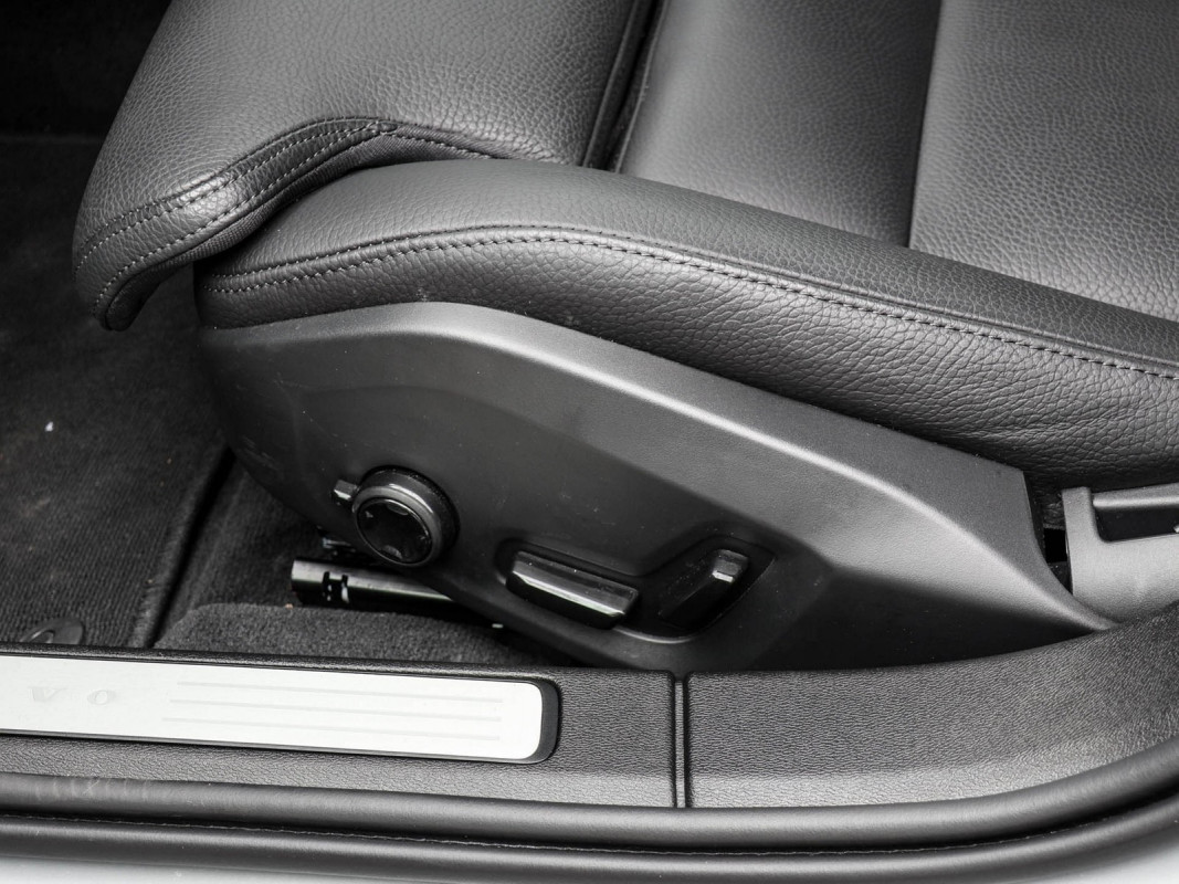 Volvo V60 T6 AWD - Kombi - Grau - Gebrauchtwagen - Bild 12